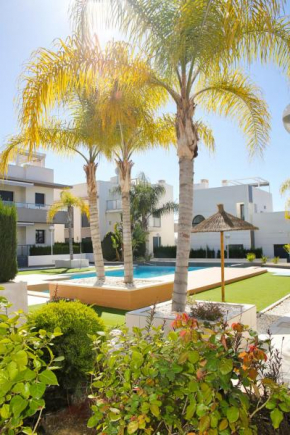 Fantastic Home with AC, pool and bbq, Rojales